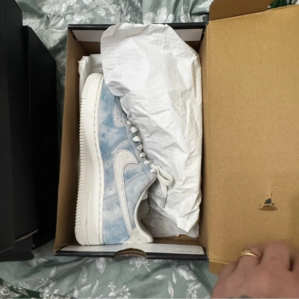 Nike AF1 Shadow in White and Black - Picture 3 of 4